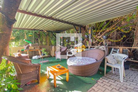 Casa à venda com 450m², 5 quartos e 3 vagas Casa à venda com 450m², 5 quartos e 3 vagasÁrea Externa