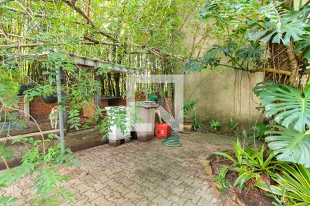 Casa à venda com 450m², 5 quartos e 3 vagas Casa à venda com 450m², 5 quartos e 3 vagasÁrea Externa