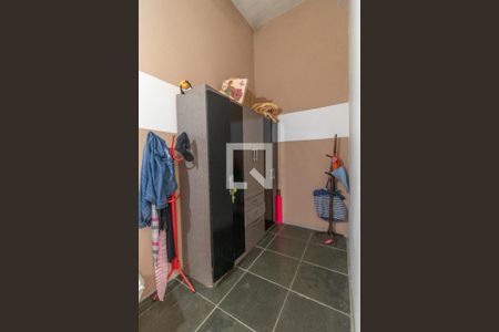 Casa à venda com 450m², 5 quartos e 3 vagas Casa à venda com 450m², 5 quartos e 3 vagasQuarto 2