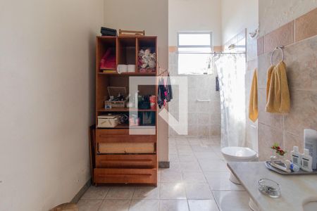 Casa à venda com 450m², 5 quartos e 3 vagas Casa à venda com 450m², 5 quartos e 3 vagasBanheiro 1 Corredor