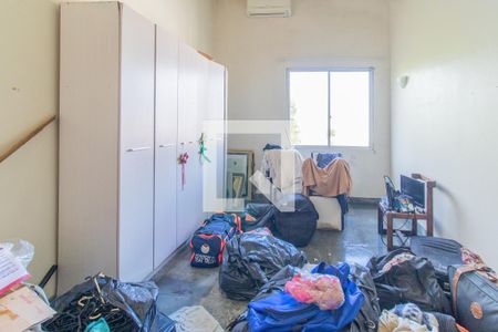 Casa à venda com 450m², 5 quartos e 3 vagas Casa à venda com 450m², 5 quartos e 3 vagasQuarto 4