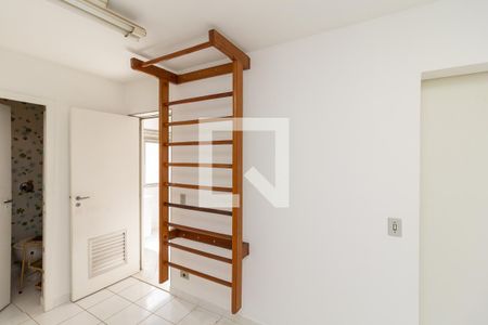 Apartamento à venda com 175m², 3 quartos e 2 vagas Apartamento à venda com 175m², 3 quartos e 2 vagasÁrea de Serviço