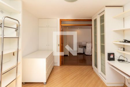 Apartamento à venda com 175m², 3 quartos e 2 vagas Apartamento à venda com 175m², 3 quartos e 2 vagasQuarto 1 - Escritório