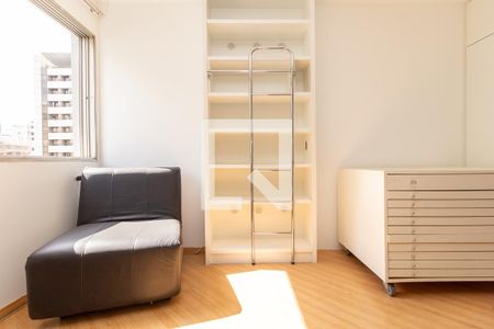 Apartamento à venda com 175m², 3 quartos e 2 vagas Apartamento à venda com 175m², 3 quartos e 2 vagasQuarto 1 - Escritório