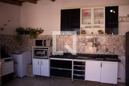Casa para alugar com 50m², 2 quartos e 2 vagas Casa para alugar com 50m², 2 quartos e 2 vagasCozinha