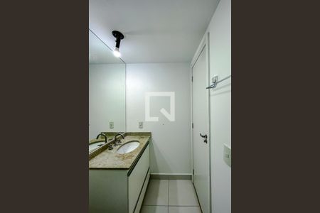 Apartamento à venda com 77m², 2 quartos e 1 vagaBanheiro da Suíte