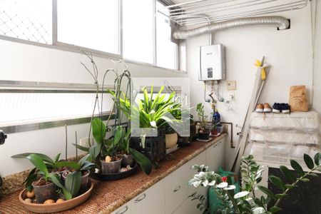 Apartamento para alugar com 200m², 3 quartos e 1 vagaÁrea de Serviço