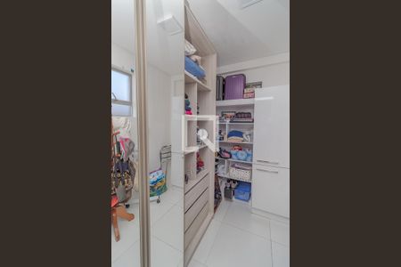 Closet da suíte de apartamento à venda com 4 quartos, 240m² em Mont Serrat, Porto Alegre