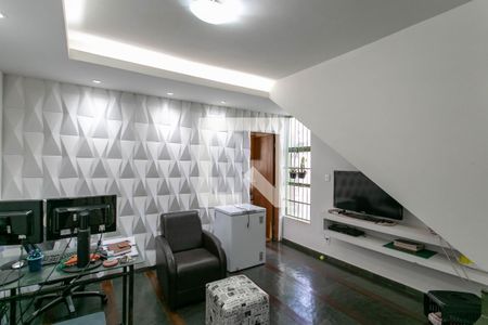 Sala de casa à venda com 2 quartos, 74m² em São João Batista, Belo Horizonte
