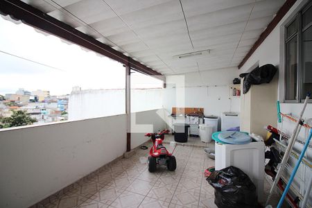 Casa à venda com 240m², 3 quartos e 2 vagasLavanderia