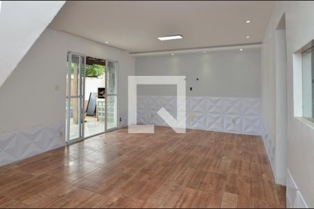 Casa de Condomínio à venda com 4 quartos, 180m² em Vargem Grande, Rio de Janeiro