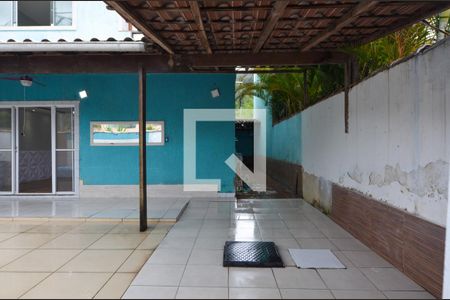 Casa de condomínio à venda com 180m², 4 quartos e 1 vaga Casa de condomínio à venda com 180m², 4 quartos e 1 vagaÁrea externa