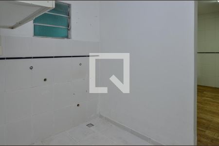 Casa de condomínio à venda com 180m², 4 quartos e 1 vaga Casa de condomínio à venda com 180m², 4 quartos e 1 vagaÁrea de serviço