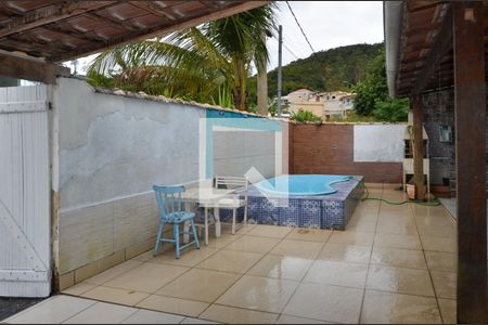 Casa de condomínio à venda com 180m², 4 quartos e 1 vaga Casa de condomínio à venda com 180m², 4 quartos e 1 vagaÁrea externa