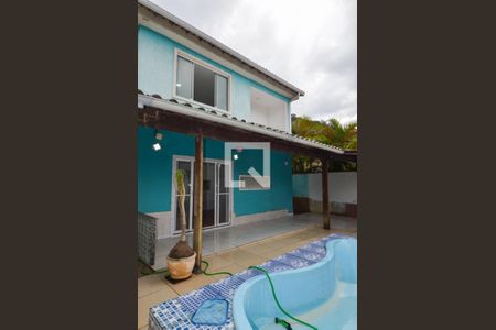 Casa de condomínio à venda com 180m², 4 quartos e 1 vaga Casa de condomínio à venda com 180m², 4 quartos e 1 vagaÁrea externa