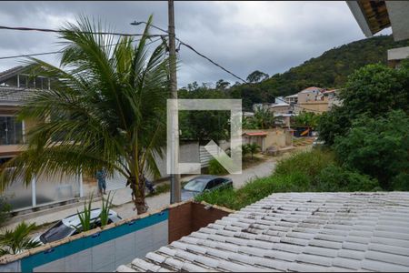 Casa de condomínio à venda com 180m², 4 quartos e 1 vaga Casa de condomínio à venda com 180m², 4 quartos e 1 vagaSuite - varanda