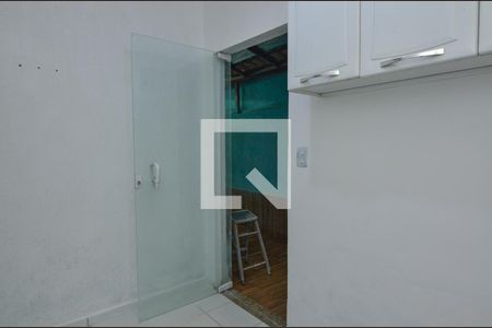 Casa de condomínio à venda com 180m², 4 quartos e 1 vaga Casa de condomínio à venda com 180m², 4 quartos e 1 vagaÁrea de serviço