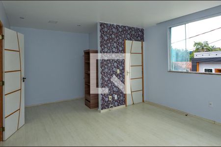 Casa de condomínio à venda com 180m², 4 quartos e 1 vaga Casa de condomínio à venda com 180m², 4 quartos e 1 vagaSuite