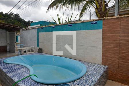 Casa de condomínio à venda com 180m², 4 quartos e 1 vaga Casa de condomínio à venda com 180m², 4 quartos e 1 vagaÁrea externa