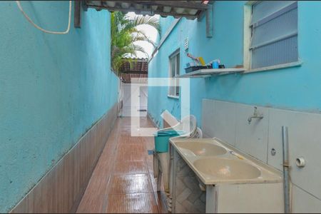 Casa de condomínio à venda com 180m², 4 quartos e 1 vaga Casa de condomínio à venda com 180m², 4 quartos e 1 vagaÁrea de serviço