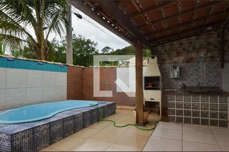 Casa de condomínio à venda com 180m², 4 quartos e 1 vaga Casa de condomínio à venda com 180m², 4 quartos e 1 vagaÁrea externa