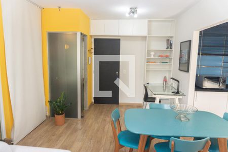 Sala/Quarto de kitnet/studio à venda com 1 quarto, 38m² em Consolação, São Paulo