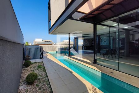 Casa de condomínio à venda com 520m², 4 quartos e 5 vagasPiscina