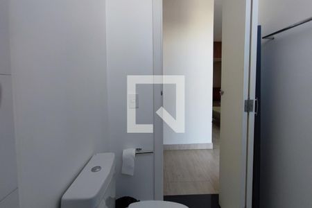 Casa de condomínio à venda com 520m², 4 quartos e 5 vagasBanheiro Escritório