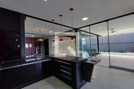 Casa de condomínio à venda com 520m², 4 quartos e 5 vagasCozinha