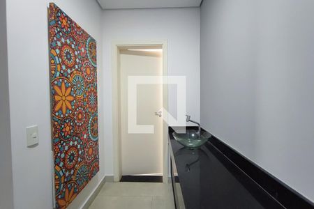 Casa de condomínio à venda com 520m², 4 quartos e 5 vagasLavabo 