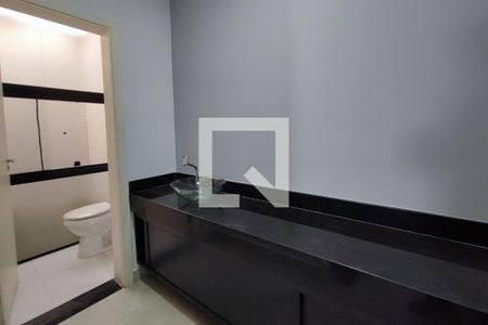 Casa de condomínio à venda com 520m², 4 quartos e 5 vagasLavabo