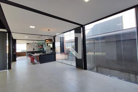 Casa de condomínio à venda com 520m², 4 quartos e 5 vagasSala de Estar