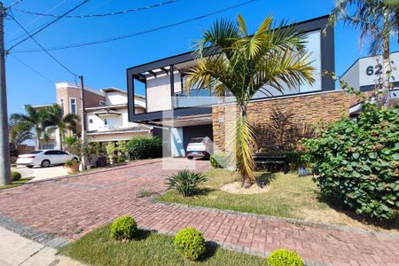 Casa de condomínio à venda com 520m², 4 quartos e 5 vagasFachada