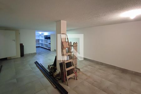 Casa de condomínio à venda com 520m², 4 quartos e 5 vagasPorão