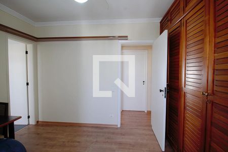 Apartamento à venda com 274m², 3 quartos e 3 vagas Apartamento à venda com 274m², 3 quartos e 3 vagasSuíte 1