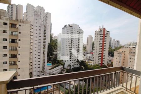 Apartamento à venda com 274m², 3 quartos e 3 vagas Apartamento à venda com 274m², 3 quartos e 3 vagasVaranda da Suíte 2