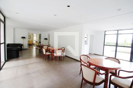 Apartamento à venda com 274m², 3 quartos e 3 vagas Apartamento à venda com 274m², 3 quartos e 3 vagasÁrea comum - Salão de festas