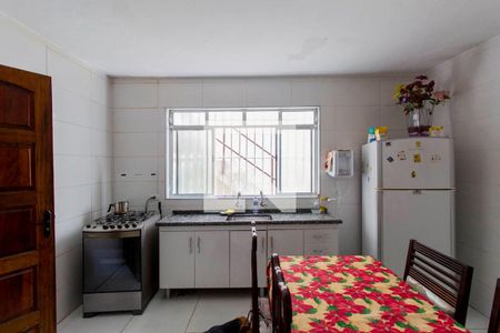 Casa à venda com 160m², 2 quartos e 3 vagasCozinha 