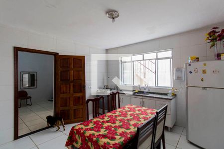 Casa à venda com 160m², 2 quartos e 3 vagasCozinha 