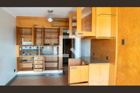 Apartamento à venda com 68m², 3 quartos e 1 vagaDetalhe armário sala