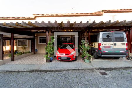 Casa à venda com 90m², 3 quartos e 1 vagaFachada e Garagem