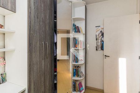 Quarto 1 de apartamento para alugar com 2 quartos, 80m² em Sarandi, Porto Alegre