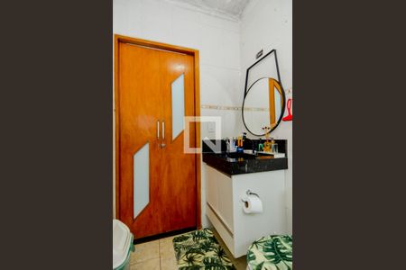 Casa à venda com 220m², 3 quartos e 2 vagasBanheiro