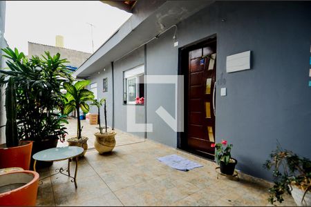 Casa à venda com 220m², 3 quartos e 2 vagasÁrea de Entrada 