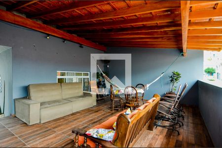 Casa à venda com 220m², 3 quartos e 2 vagasVaranda 