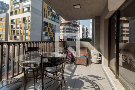 Apartamento à venda com 70m², 2 quartos e 1 vagaVaranda