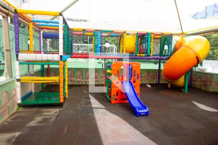 Apartamento à venda com 46m², 2 quartos e 1 vaga Apartamento à venda com 46m², 2 quartos e 1 vagaÁrea comum - Playground