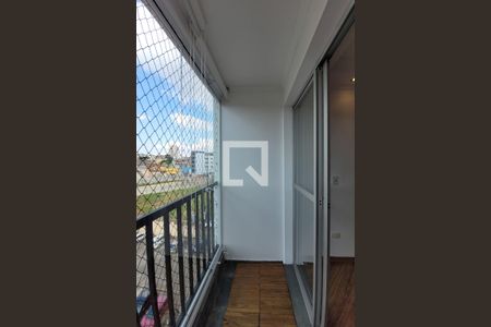 Apartamento à venda com 64m², 3 quartos e 1 vaga Apartamento à venda com 64m², 3 quartos e 1 vagaVaranda