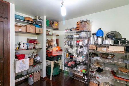 Casa à venda com 500m², 5 quartos e 3 vagas Casa à venda com 500m², 5 quartos e 3 vagasQuarto 4