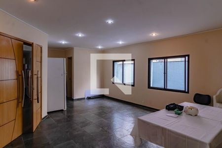 Apartamento à venda com 69m², 2 quartos e 1 vaga Apartamento à venda com 69m², 2 quartos e 1 vagaHall